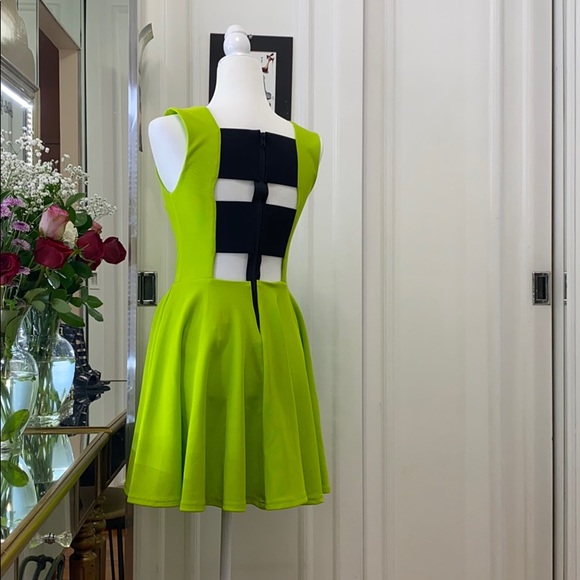 Dress - Picture 4 of 11